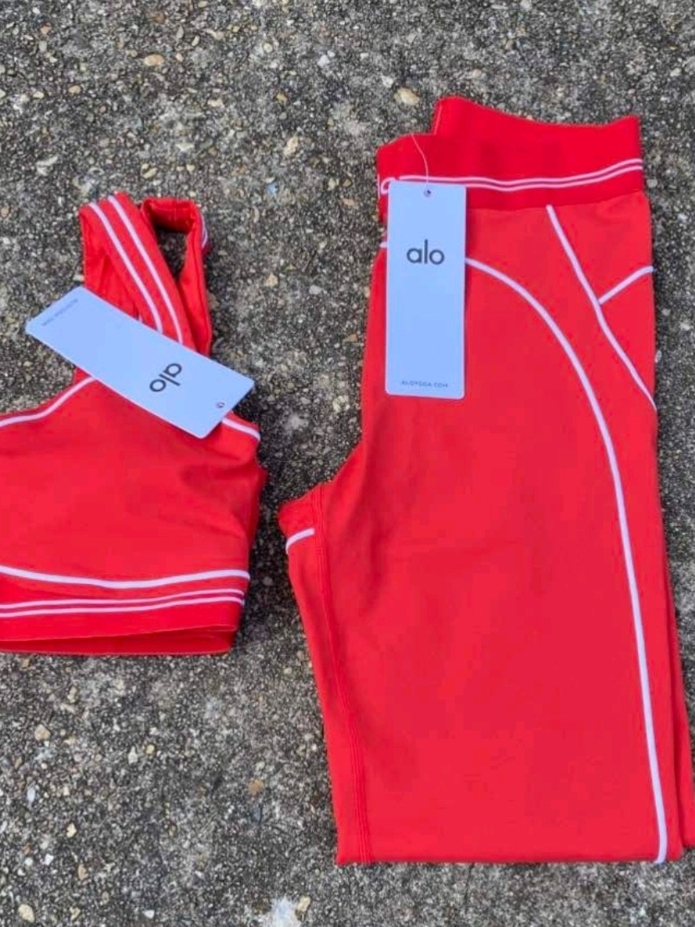 ALO Yoga Red Set